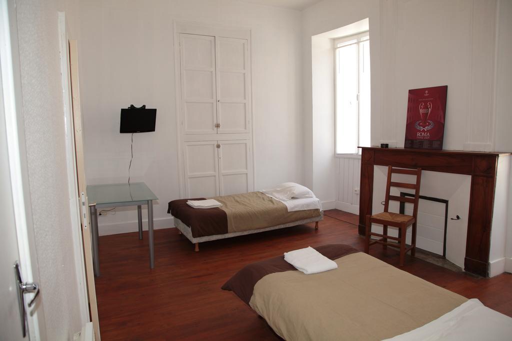 Café de France Bed and Breakfast Eauze Habitación foto